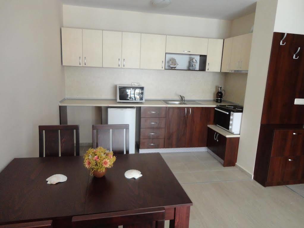 Holiday Apartments In Pomorie Ngoại thất bức ảnh